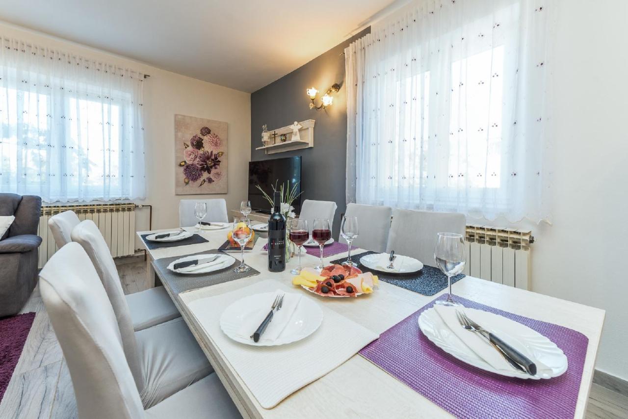 Holiday Home Tower With Private Pool, Sauna And Quads Smilcic Eksteriør billede