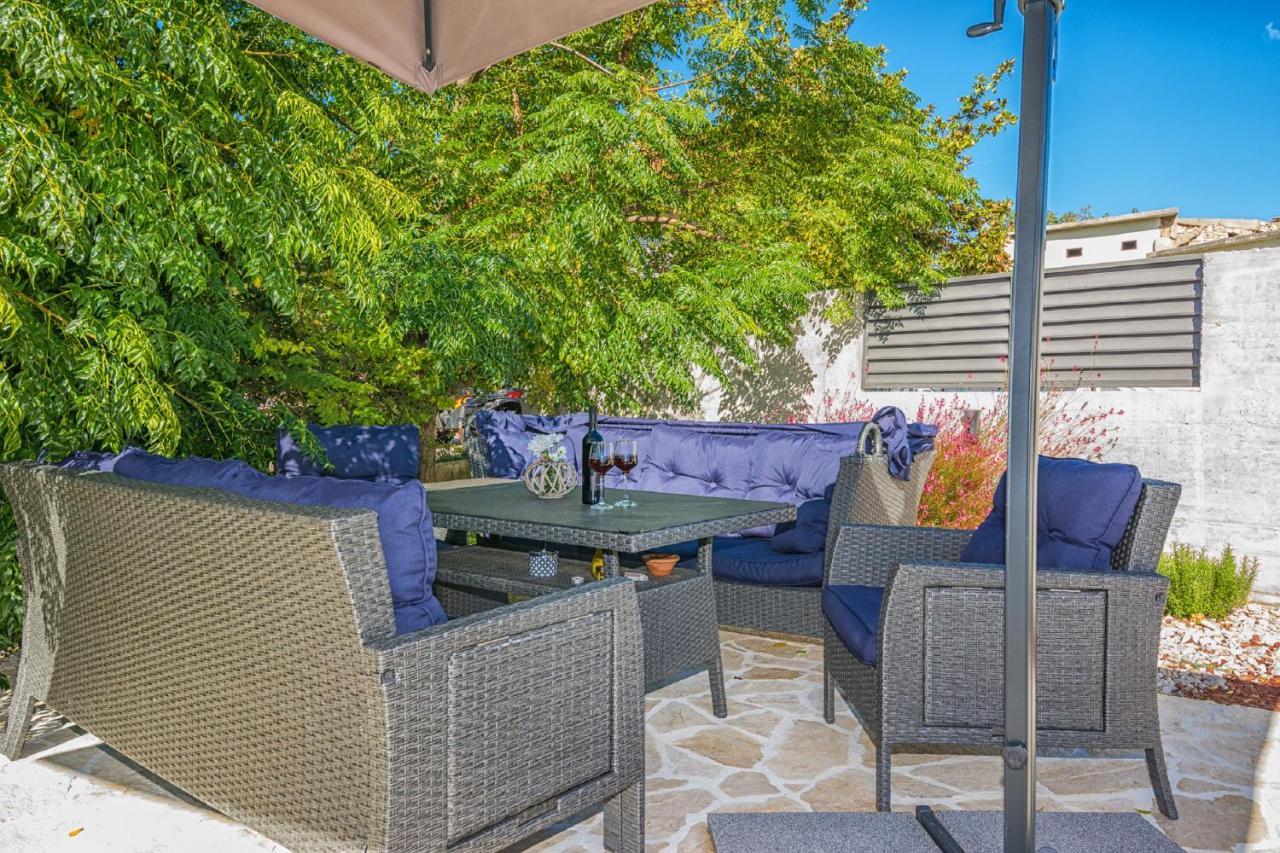 Holiday Home Tower With Private Pool, Sauna And Quads Smilcic Eksteriør billede