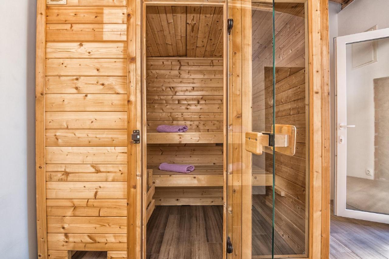 Holiday Home Tower With Private Pool, Sauna And Quads Smilcic Eksteriør billede