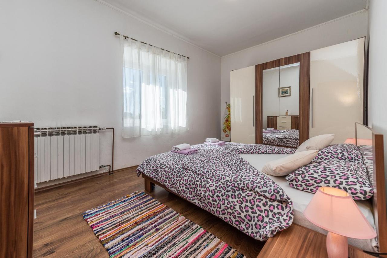 Holiday Home Tower With Private Pool, Sauna And Quads Smilcic Eksteriør billede